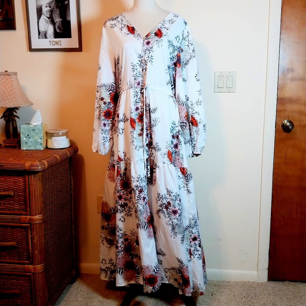 PRETTY FLORAL LONG SLEEVE  SIZE L MAXI DRESS